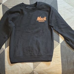 Mack Truck “Mack’s Got It” Black Sweatshirt Men’s Sz S Bulldog Orange Logo